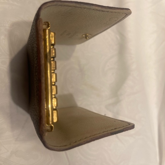 Louis Vuitton LV Keyholder - Picture 7 of 7